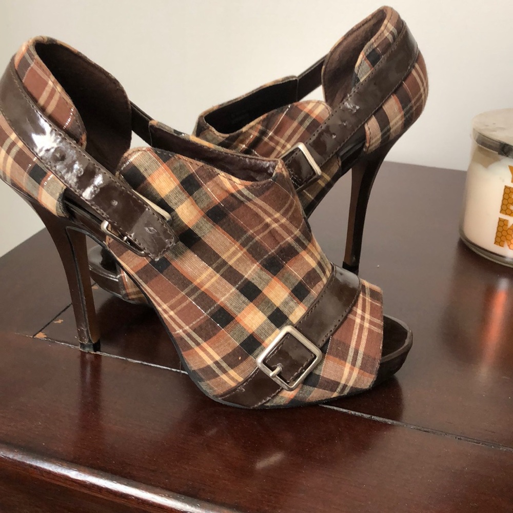 Plaid open toe booties